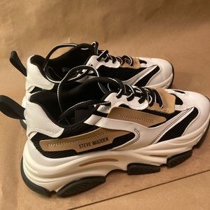 Steve Madden Possession Shoes Black/ Tan size 9